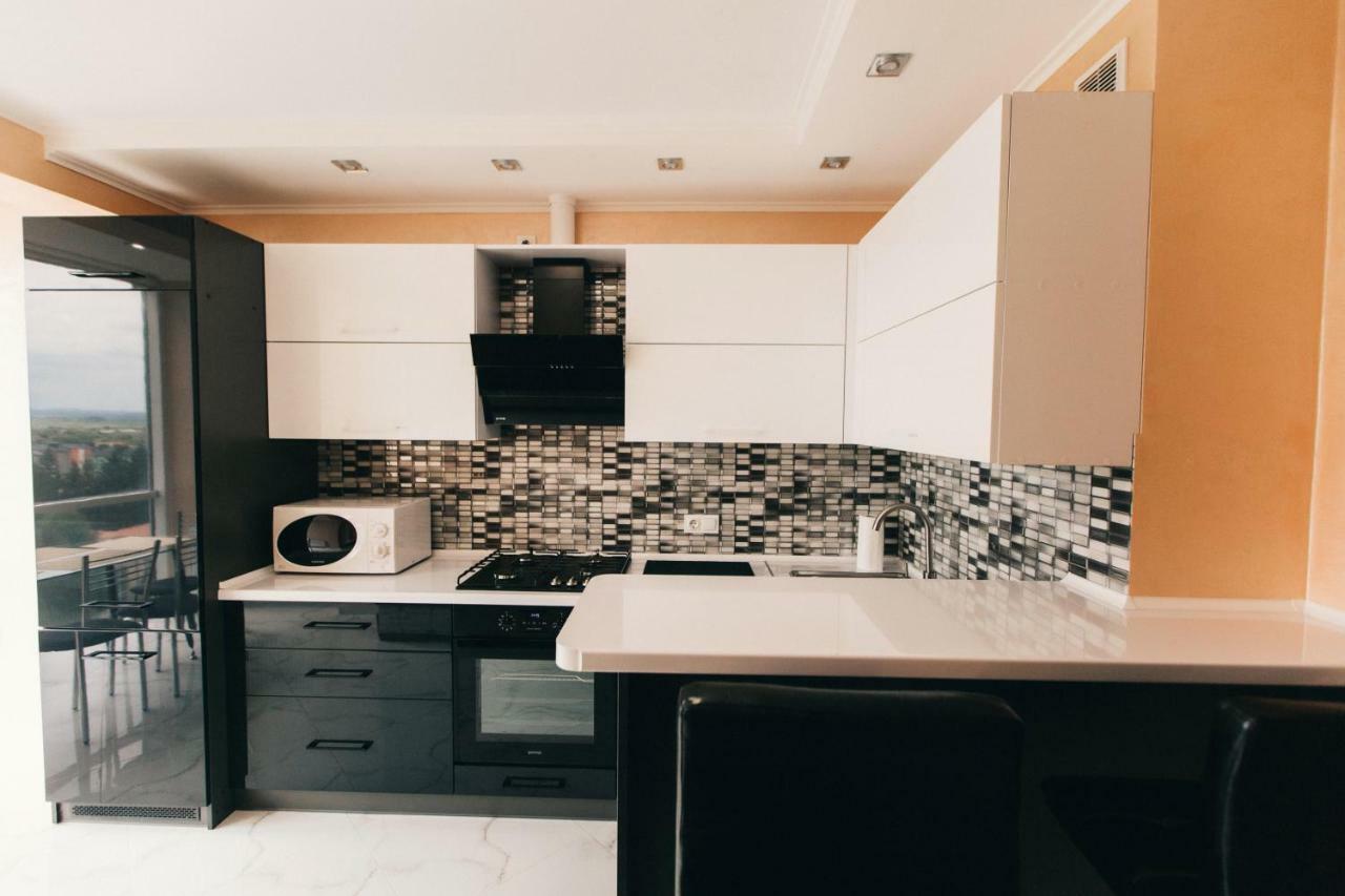 Oazis Apartments Tsjernivtsi Eksteriør bilde
